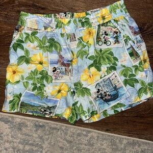 Tommy Bahama Disney patterned linen shorts - size medium
